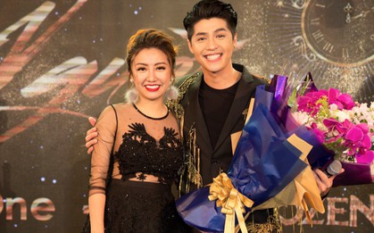 Noo Phước Thịnh và Trường Giang diễn cực sung trong vòng vây của dàn nữ doanh nhân tại sự kiện