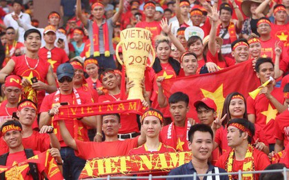Người hâm mộ "lên mây" khi cuối cùng Việt Nam cũng thắng Thái Lan