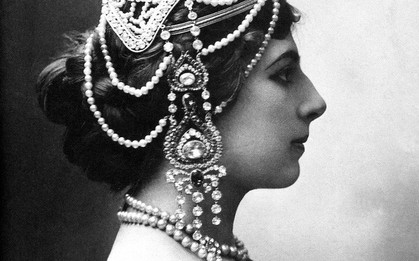 Nữ điệp viên Mata Hari huyền thoại với vũ điệu thoát y khiến hơn 50.000 lính Pháp phải bỏ mạng trong thế chiến
