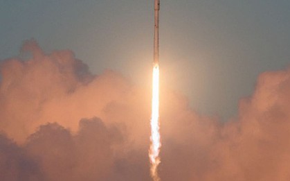 SpaceX lần đầu tiên trong lịch sử hoàn thành sứ mệnh tiếp tế cho ISS bằng tên lửa và tàu vũ trụ tái sử dụng