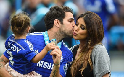 Mối tình ngang trái của Fabregas và "máy bay bà già" Daniella Semaan