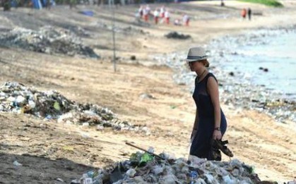 Cảnh tượng đáng xấu hổ tại thiên đường du lịch Bali