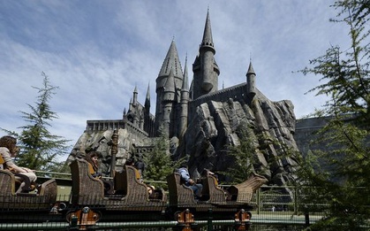 Khóa học tại trường phù thủy Hogwarts sẽ bước ra đời thực vào mùa hè 2017