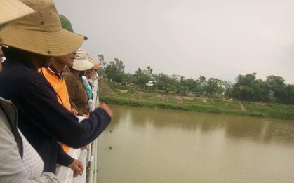 Tắm sông cùng 2 người đàn ông, nam thanh niên mất tích