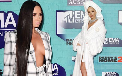 Thảm đỏ EMA 2017: Demi Lovato chỉ mặc mỗi áo vest che vòng 1, áp đảo dàn sao nữ về độ sexy