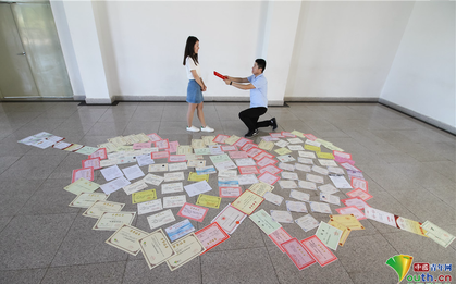 Yêu kiểu con nhà người ta: 4 năm Đại học nhận 137 bằng khen chứng nhận nhờ học quá giỏi