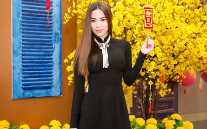 Hồ Ngọc Hà diện áo dài đen sang trọng, nổi bật tại sự kiện