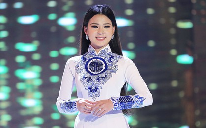 Lần đầu tiên ra mắt show truyền hình thi nhan sắc kết hợp hát Bolero