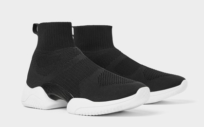 Mẫu sneakers mới nhất của Zara lại vướng nghi án đạo nhái Balenciaga và Rick Owens