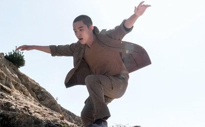 D.O. (EXO) hóa thân thành kẻ gây rối nhảy "tung tóe" cực ngầu trong bom tấn 300 tỉ đồng