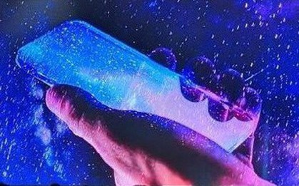 Không báo trước, Samsung bất ngờ ra mắt một smartphone với thiết kế trong mơ