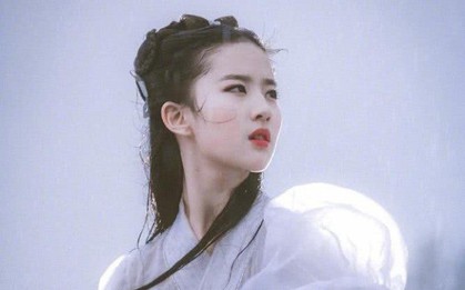 Netizen khai quật ảnh Lưu Diệc Phi thời "Thần Điêu Đại Hiệp": 12 năm rồi, chị vẫn đẹp khuynh quốc khuynh thành!