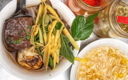 Ở Hà Nội mùa này còn có 1 thú vui là ăn tiết tần, tiết luộc và đây là những địa chỉ được gợi ý nhiều nhất