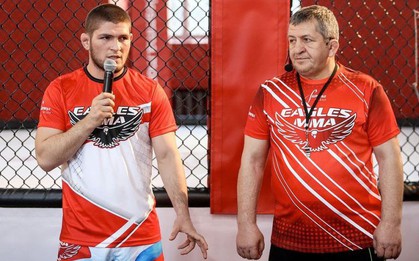 "Ngầu" như cha của "Độc cô cầu bại" Khabib: mắng con như tát nước trên truyền hình, hứa phạt con nặng hơn hình phạt của BTC