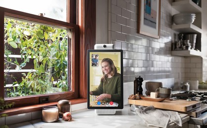 Facebook vừa ngấm ngầm ra mắt Portal: Thiết bị gọi video riêng cho Messenger, nhiều tính năng xịn nhưng giá hơi "chát"
