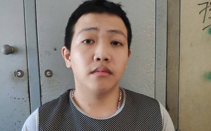 Nam thanh niên rút dao đâm người gục giữa đường sau va quẹt xe máy