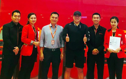 Bộ trưởng GTVT gửi thư khen ngợi tiếp viên trao trả 230 triệu đồng cho khách bỏ quên