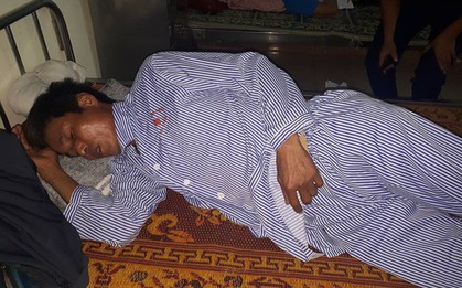 Trưởng thôn bị đánh gục vì nhắc nhở… chuyện thả rông trâu bò