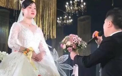 Ngỏ lời cầu hôn mà cô dâu đơ như tượng, chú rể quăng luôn hoa cưới rồi bỏ đi, biết lý do đằng sau ai cũng thấy thương nhà trai