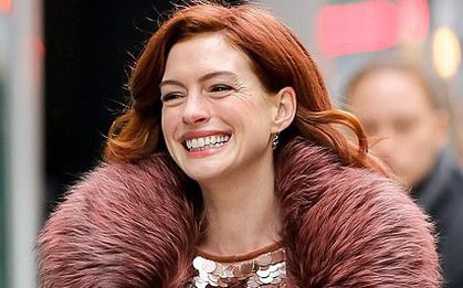 Anne Hathaway năm xưa đẹp ngất ngây giờ đã lộ những nếp nhăn