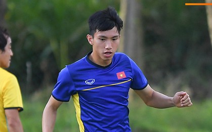 "Cậu út" của tuyển Việt Nam nhầm luật thi đấu trận bán kết AFF Cup 2018