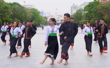 Dùng tiếng Anh tiếng Pháp xưa rồi, ngày nay giới trẻ thả thính bằng tiếng Thái mới dễ “dính”
