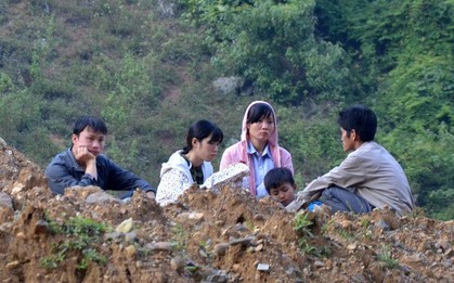 Sập hầm vàng trái phép ở Hòa Bình: “Mong tìm được thi thể chứ nằm dưới bùn lạnh lẽo lắm”