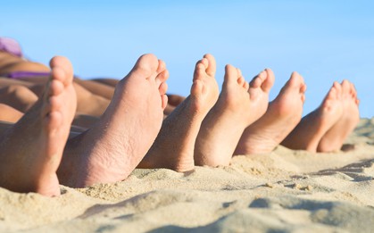 4 nguyên nhân không ngờ khiến đôi chân của bạn luôn bốc mùi khó ngửi