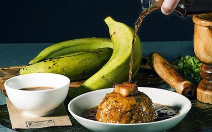 Chuối thì quá quen thuộc nhưng chắc chẳng có món nào lạ như kiểu chuối nghiền ăn cùng món mặn như thế này