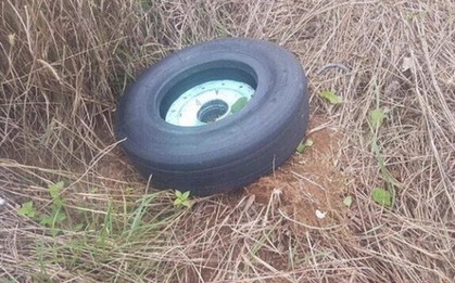 Tìm thấy chiếc lốp thứ 2 của máy bay gặp sự cố khi hạ cánh xuống Buôn Ma Thuột