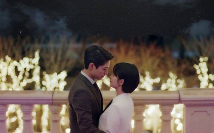Nụ hôn đầu của "chị em" Song Hye Kyo và Park Bo Gum giúp "Encounter" tăng nhiệt trở lại