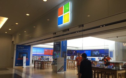 Kiếm hơn 1 tỷ nhờ lấy cắp laptop trong Microsoft Store, 3 tên trộm nhờn nhãi quay lại lấy tiếp rồi bị tóm tại trận