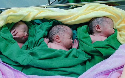 Nghệ An: Siêu âm thai đôi, sản phụ “vượt cạn” sinh 3 bé gái