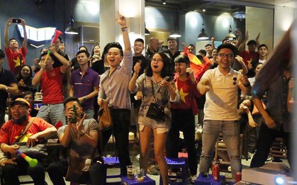 Những khoảnh khắc từ hồi hộp, tiếc nuối đến vỡ òa cảm xúc khi Việt Nam chính thức bước vào chung kết AFF Cup 2018