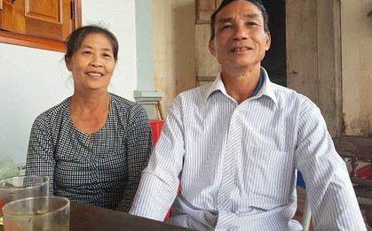 Bố cầu thủ Công Phượng rưng rưng nước mắt khi chứng kiến cậu con trai xé lưới Philippines