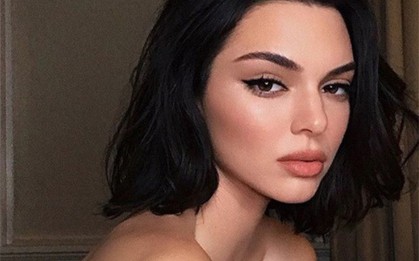 Môi lại tều hơn trước, Kendall Jenner giờ trông như bản sao của cô em Kylie