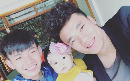 Bình thường Bùi Tiến Dũng đã được để ý lắm rồi nhưng Tết này mái tóc "súp lơ" của anh mới là hot topic