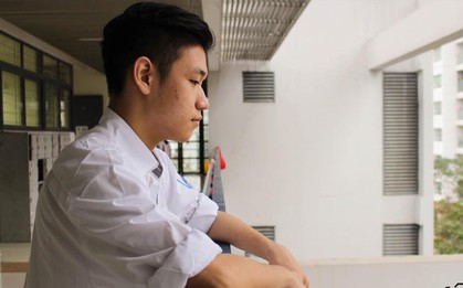 Những kẻ trầm ngâm đứng ở hành lang lớp học không hề lãng mạn như bạn nghĩ
