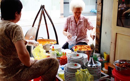 Sài Gòn có những quán ăn khiến khách "chóng mặt" vì tốc độ bán hàng, không nhanh sẽ nhận ngay vé "chúc may mắn lần sau"