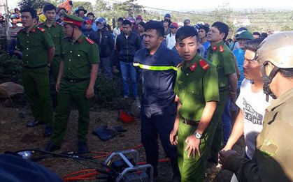 Hai vợ chồng nhốt con trong nhà hơn 1 tuần có biểu hiện tâm thần