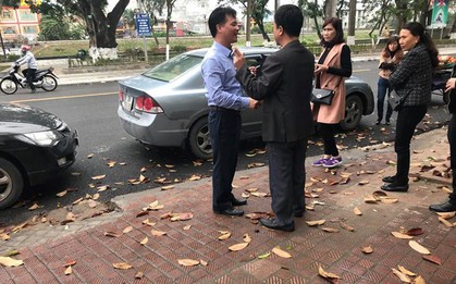 Những vụ va chạm giao thông nhưng ấm áp tình người và đầy nụ cười ngày đầu năm mới