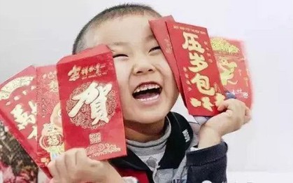 Mẹ dùng hơn trăm triệu tiền mừng tuổi của con để sắm túi xách xịn gây tranh cãi