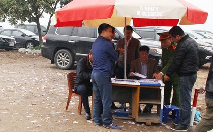 Truy thu gần 50 triệu đồng đối với bãi xe "chặt chém" ở Phủ Tây Hồ