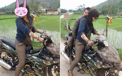 Cặp đôi đang cưỡi Exciter du xuân thì lao xuống ruộng, người an toàn nhưng hẳn trái tim đã nát tan