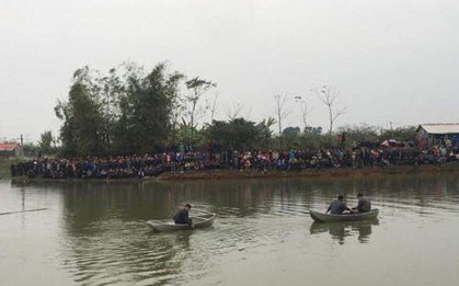 Vụ 4 người trong gia đình đuối nước: 3 nạn nhân tìm thấy cùng một chỗ, một cháu bé được cứu lên gần bờ thì tử vong