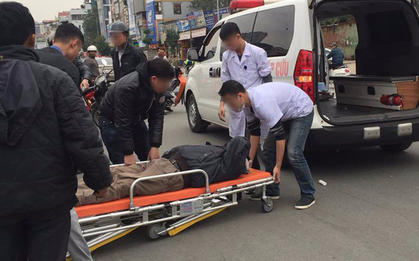Hà Nội: Người đàn ông đội mũ Uber đi ngược chiều đâm thẳng vào ô tô ngày giáp tết