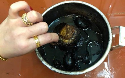 Góc ẩm thực: Món "trứng vịt lộn bóng đêm" của anh chồng ngoan nhưng mà vụng