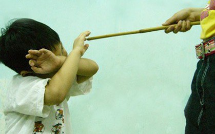 Cựu giáo viên người Việt ở Nhật nói về chuyện phạt học sinh: Các em càng tỏ ra "hổ báo" thì càng yếu đuối và cần được chở che