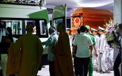 Di quan linh cữu nguyên Thủ tướng Phan Văn Khải về Hội trường Thống Nhất