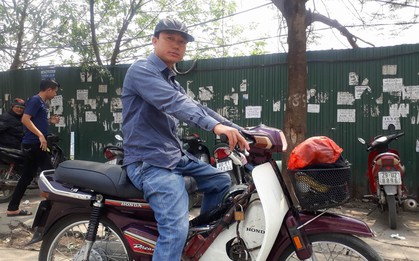 Anh xe ôm "giàu" nhất bến xe Mỹ Đình: Hơn 10 năm chở khách nghèo đi khám bệnh không lấy tiền